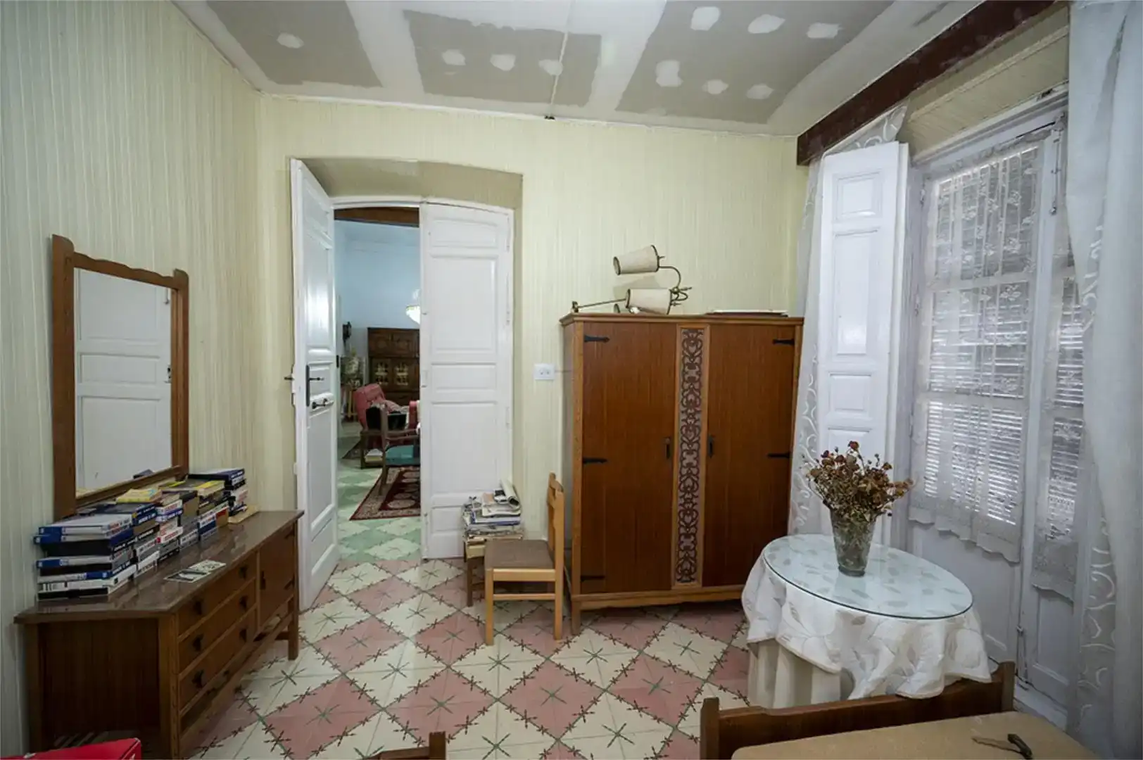 Habitación de Dúplex para compartir en Las Pedroñeras    con Parquet, Amueblado y Horno