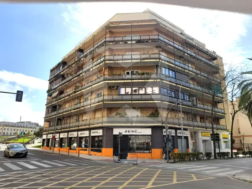 Gewerbefläche zur Miete in Avenida de Cristobal Colón, imagen 2