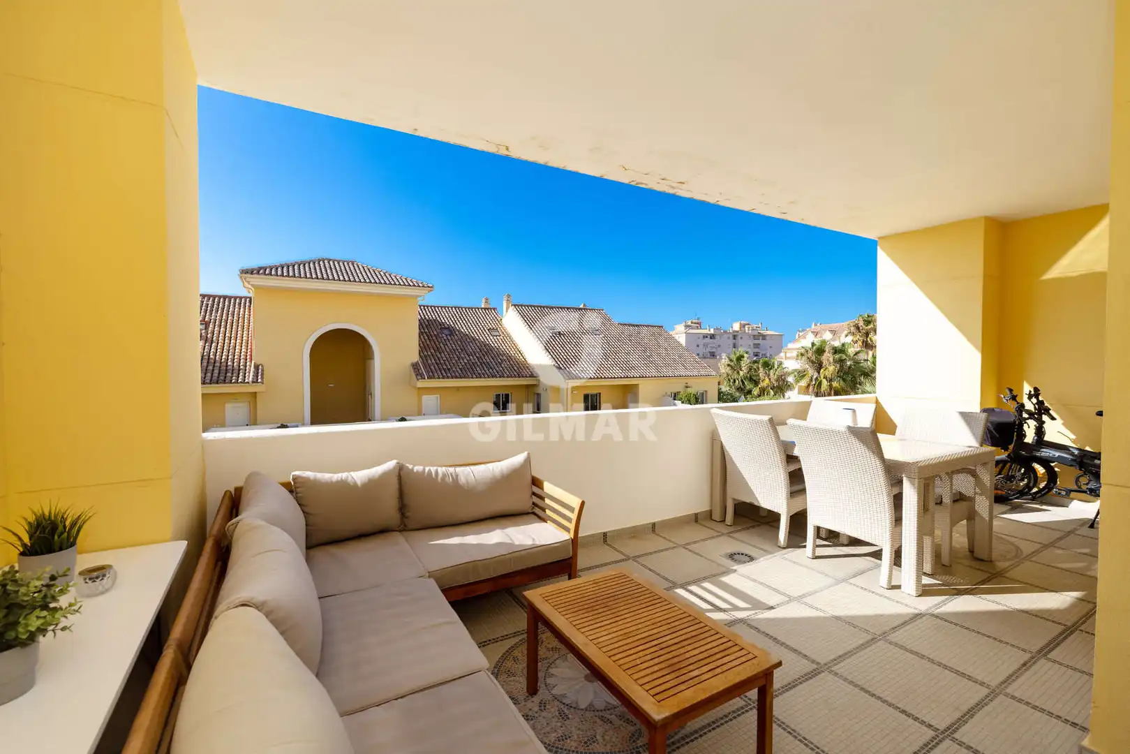 Terrassa de Apartament en venda en Estepona amb Piscina i Balcó
