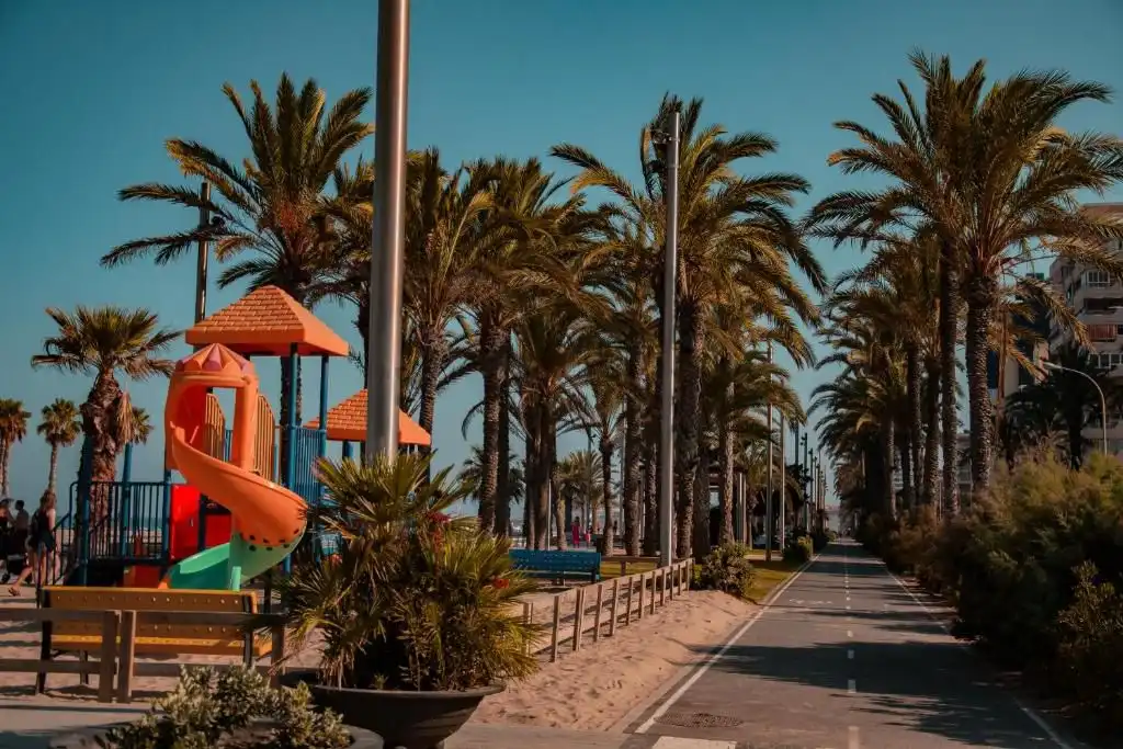 Außenansicht von Wohnungen zum Verkauf in Alicante / Alacant mit Terrasse und Balkon