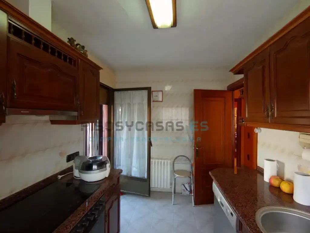 Casa con terraza en venta en Calle Democracia 4, imagen 75