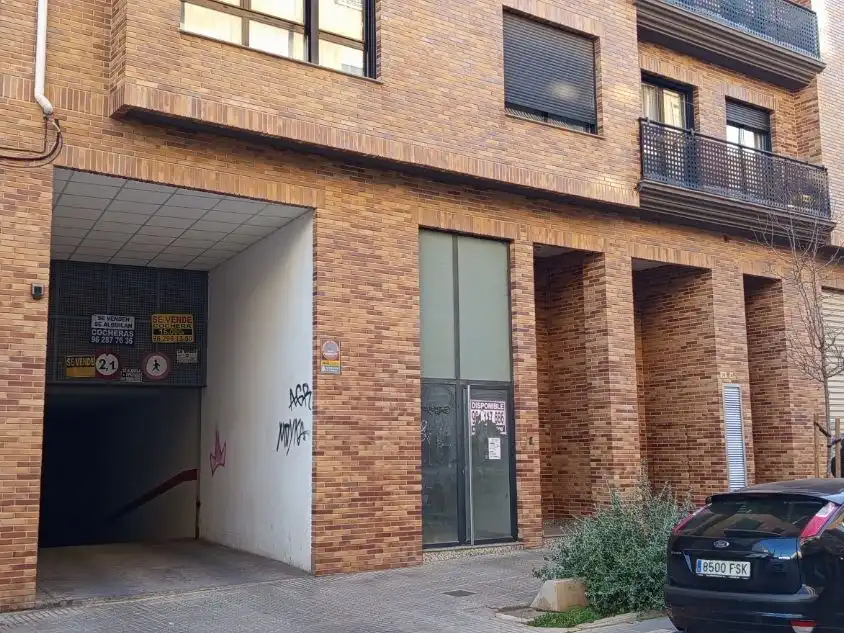 Vista exterior de Garatge en venda en Gandia