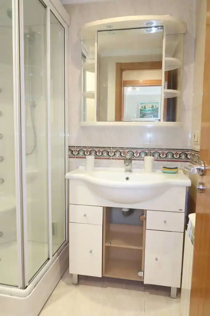 Bathroom of Flat for rent in A Coruña Capital   with Heating and Furnished