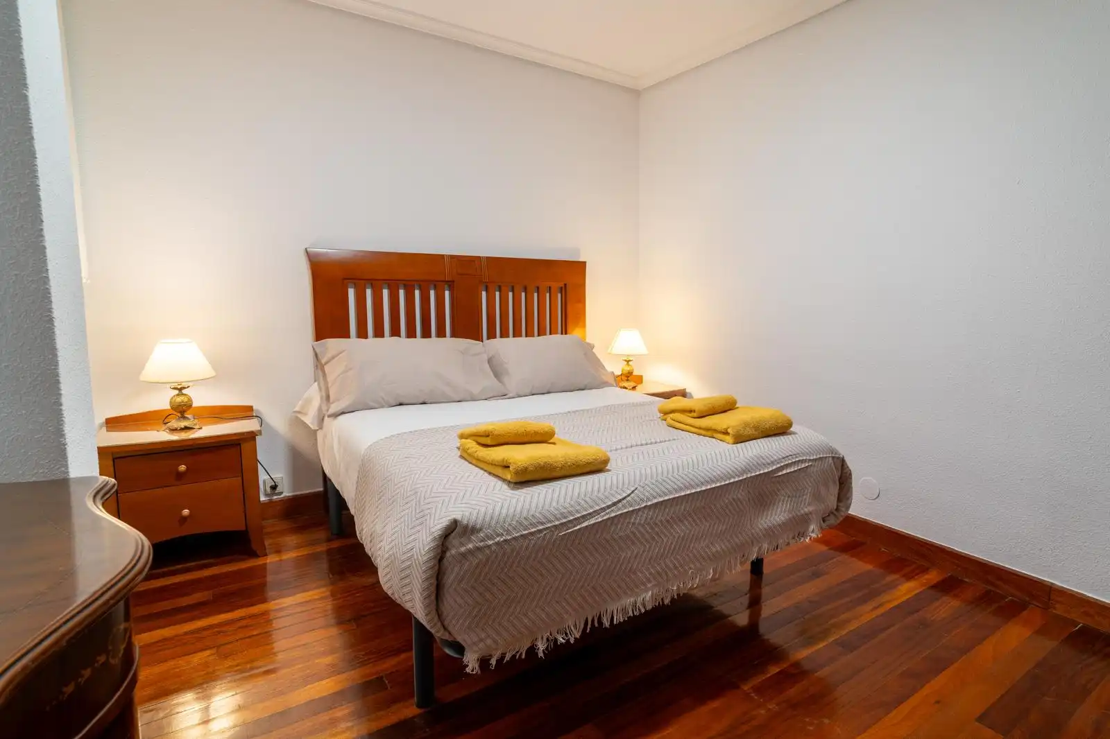 Schlafzimmer von Wohnung zur Miete in Santander mit Heizung, Möbliert und Ofen
