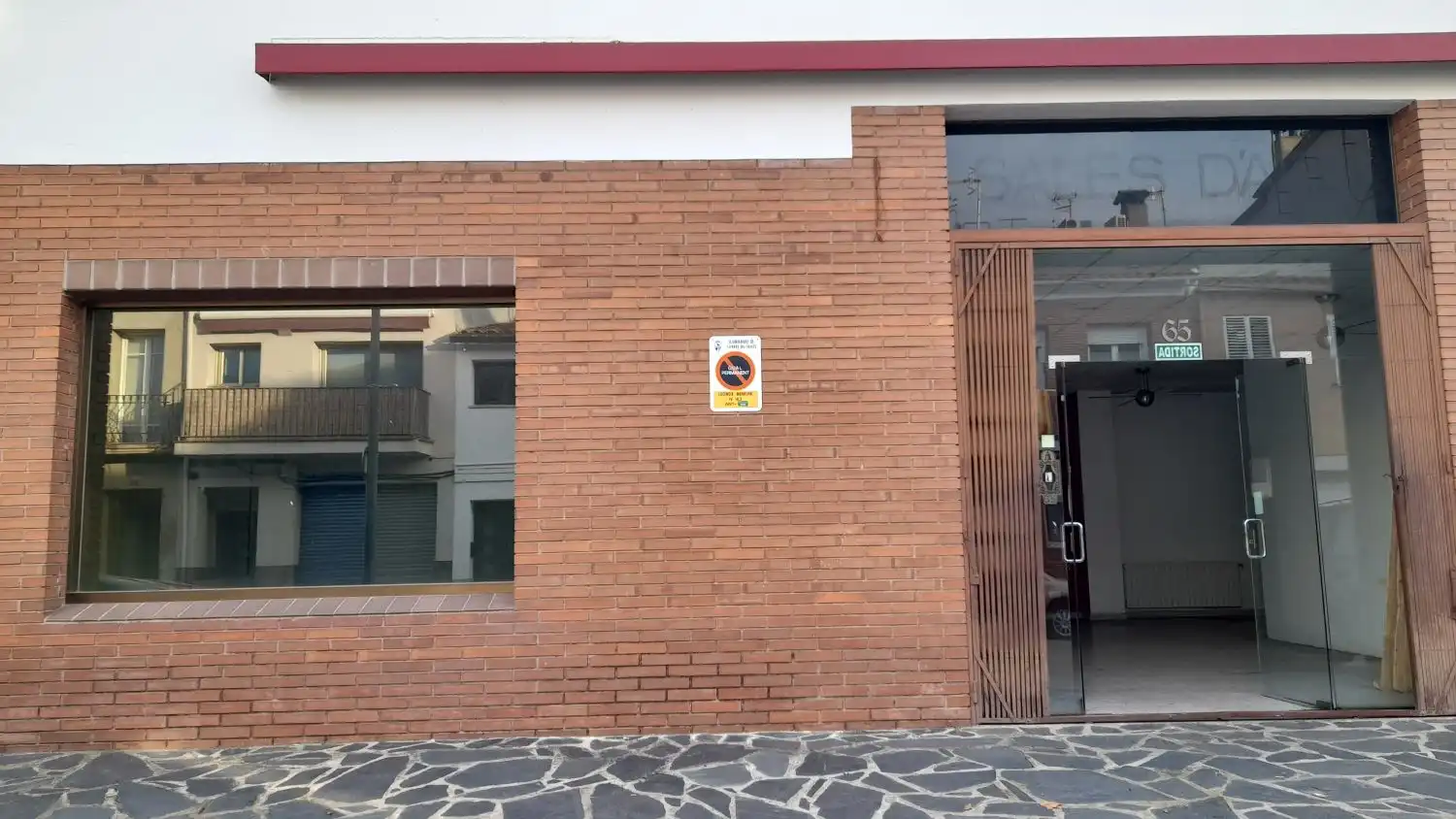 Vista exterior de Edifici en venda en Llinars del Vallès