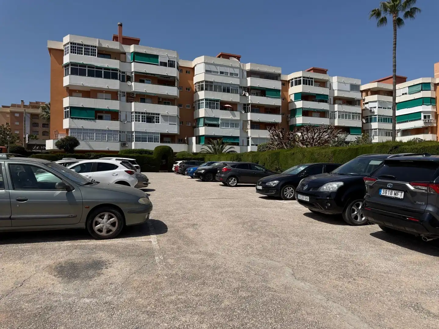 Parking de Piso en venta en Torremolinos con Terraza y Piscina comunitaria