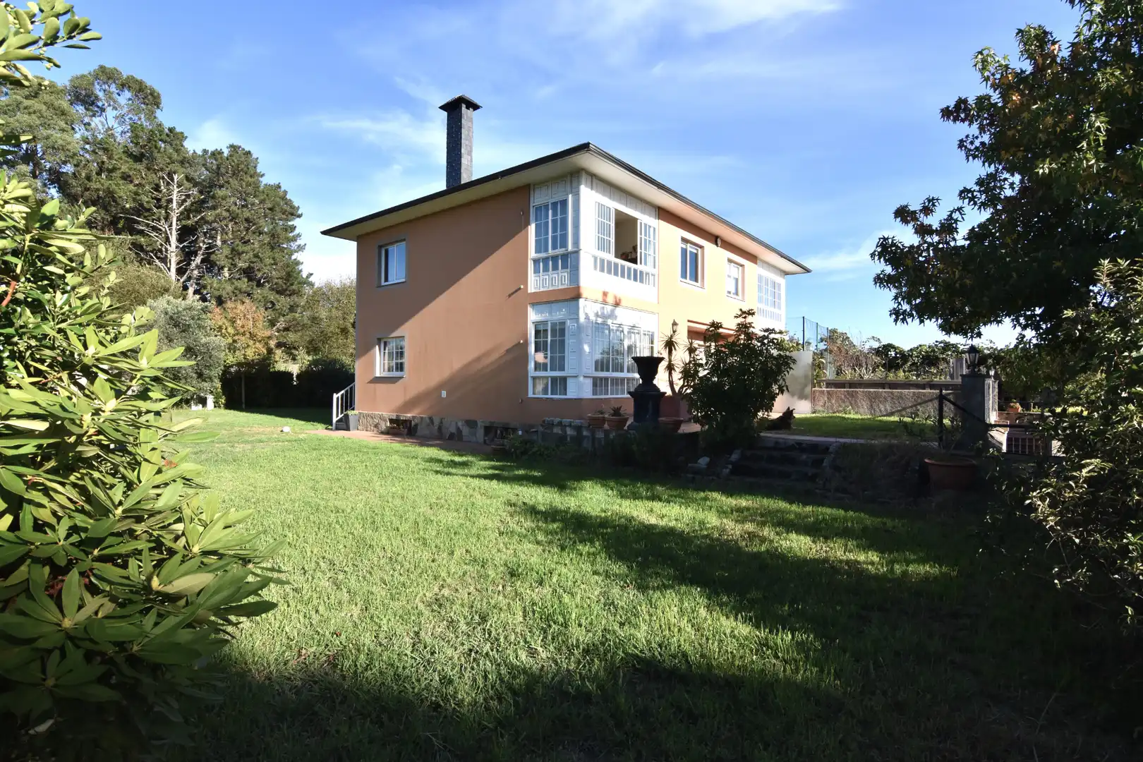Casa pareada con jardín en venta en Mera - Serantes