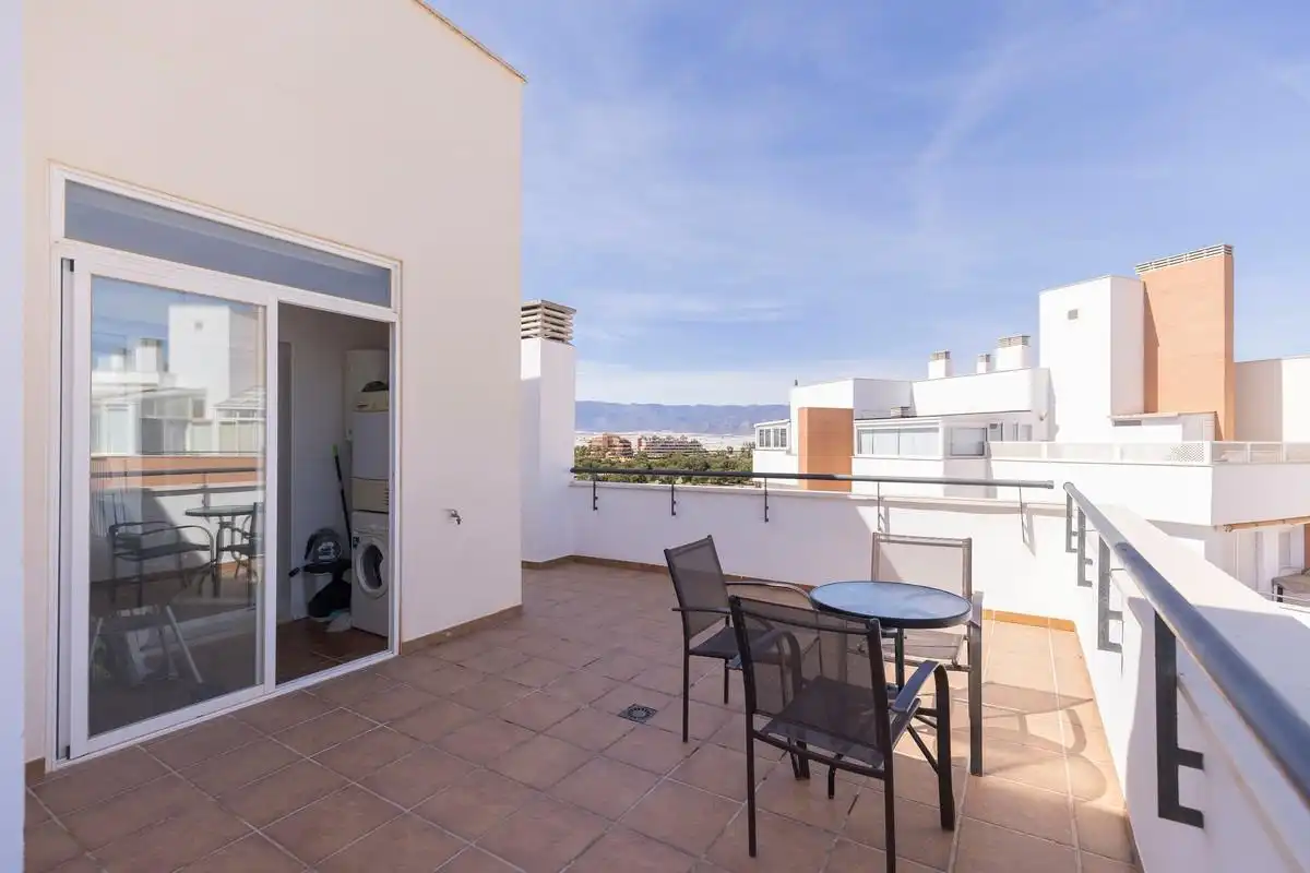 Terrassa de Àtic en venda en Roquetas de Mar amb Aire condicionat, Jardí privat i Terrassa