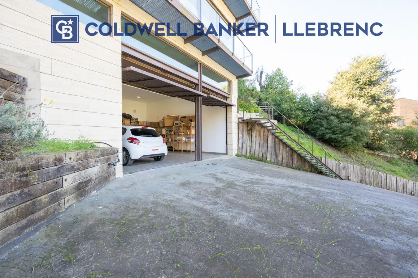 Parking de Casa o chalet en venta en Barcelona con Calefacción, Jardín privado y Parquet