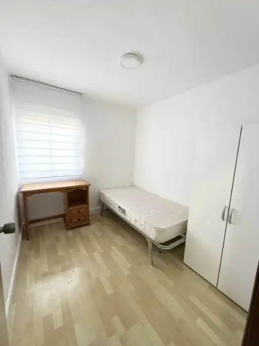 Habitación de Piso en venta en Jaén con Amueblado