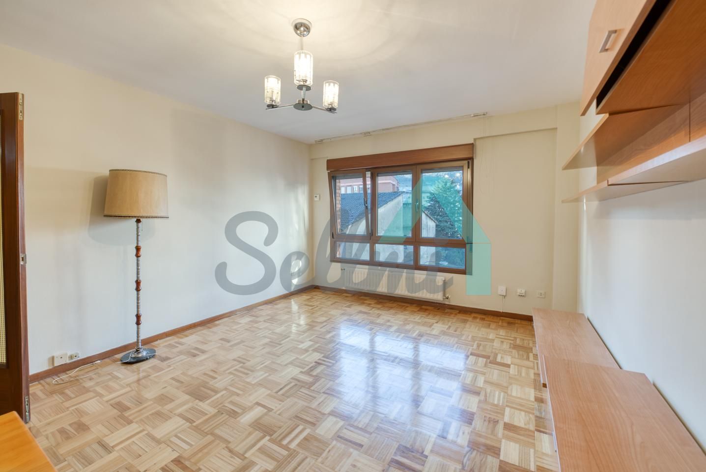 Bedroom of Flat for sale in Oviedo   with Heating, Parquet flooring and Storage room