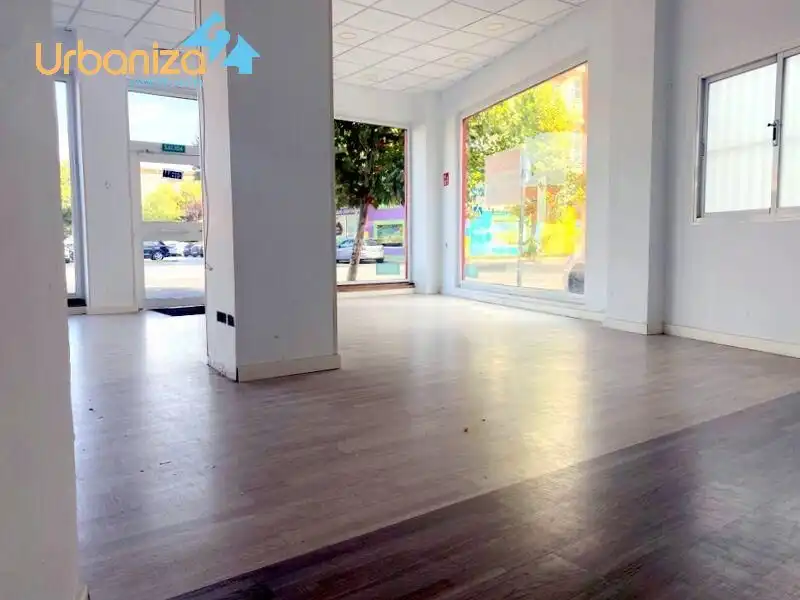 Vista exterior de Local en venta en Badajoz con Aire acondicionado