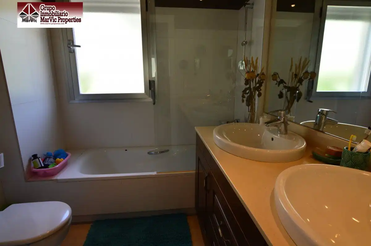 Badezimmer von Erdgeschoss zum Verkauf in Altea mit Privatgarten, Möbliert und Gemeinschaftspool