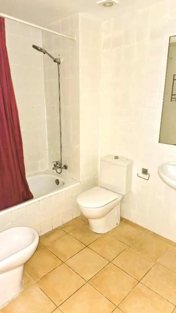 Bany de Apartament en venda en Cadaqués amb Aire condicionat, Calefacció i Balcó