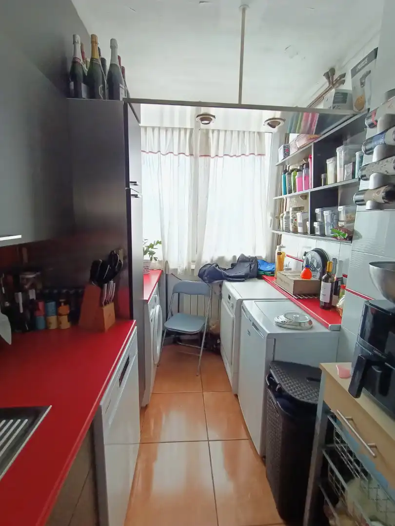 Küche von Wohnung zum Verkauf in Manlleu mit Klimaanlage, Heizung und Parkett