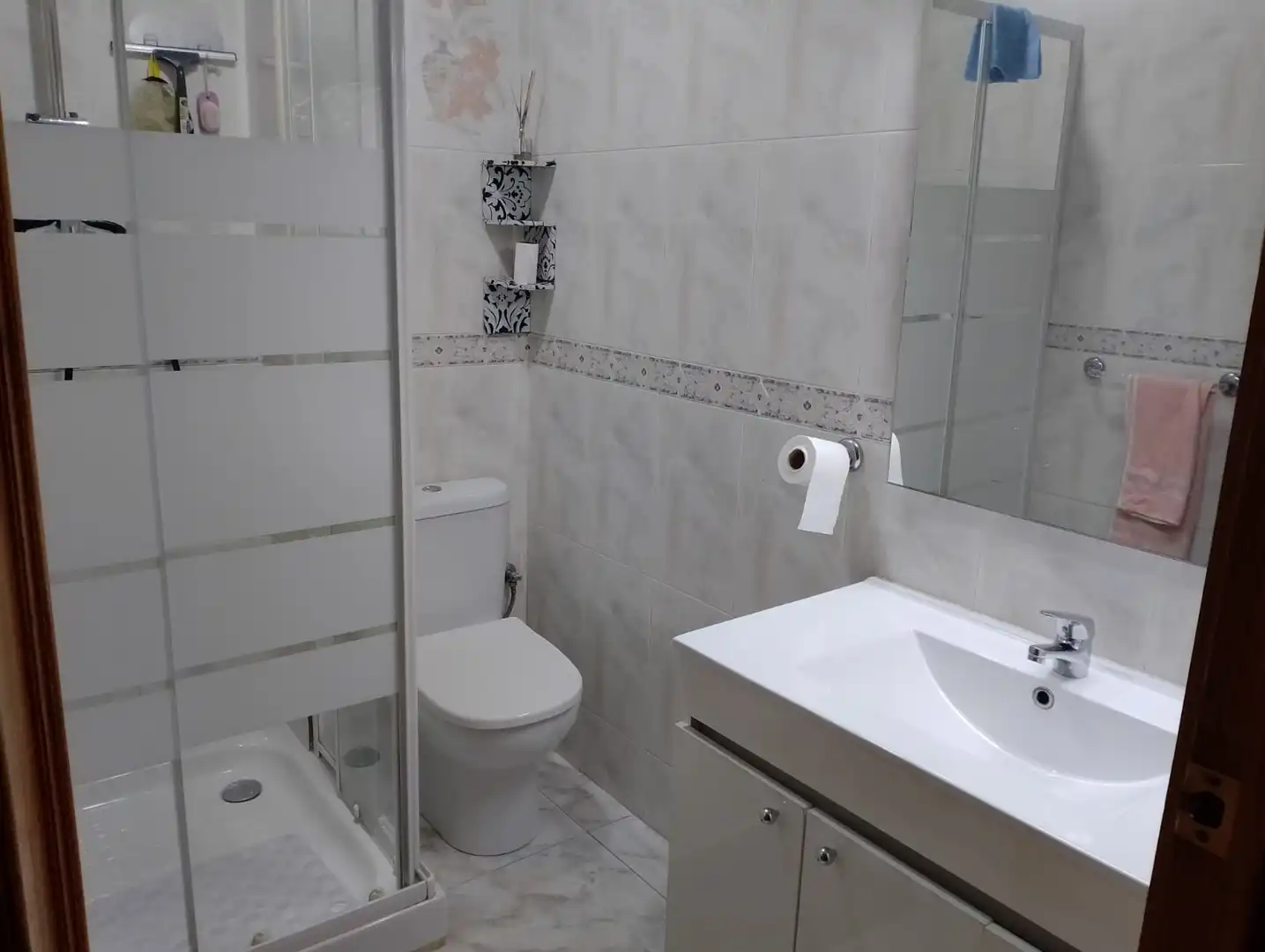 Bany de Casa o xalet en venda en Badalona amb Jardí privat, Moblat i Balcó