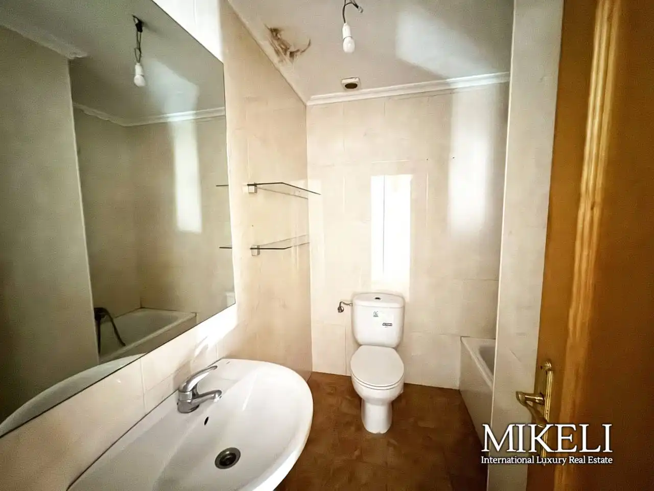 Baño de Edificio en venta en Santander