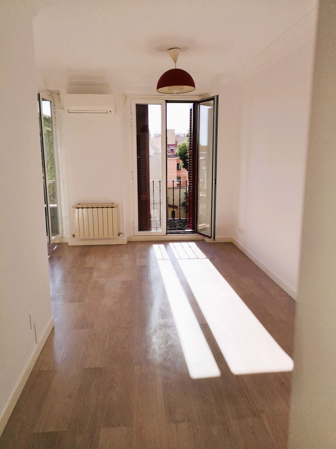 Habitación de Piso de alquiler en  Madrid Capital con Aire acondicionado, Calefacción y Balcón