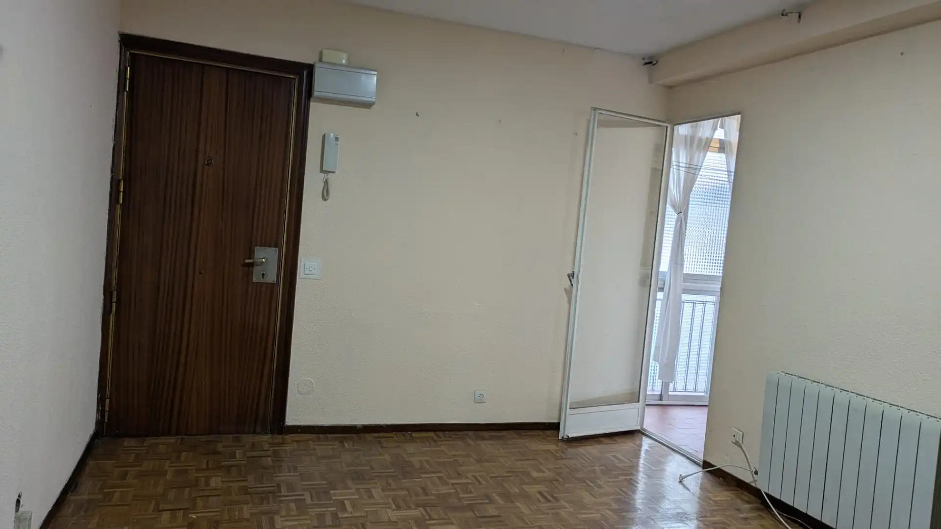 Habitación de Piso en venta en Madrid con Calefacción y Terraza