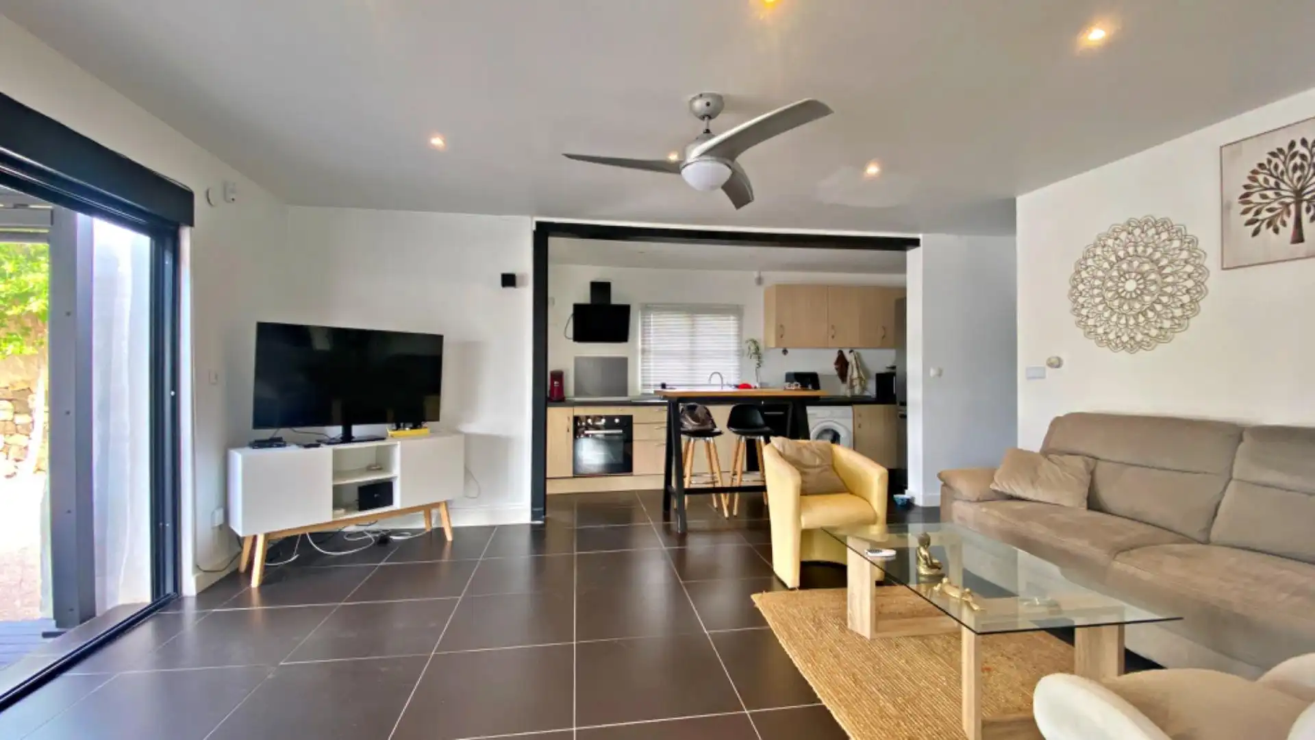 Sala d'estar de Casa o xalet en venda en Calpe / Calp amb Aire condicionat, Jardí privat i Terrassa