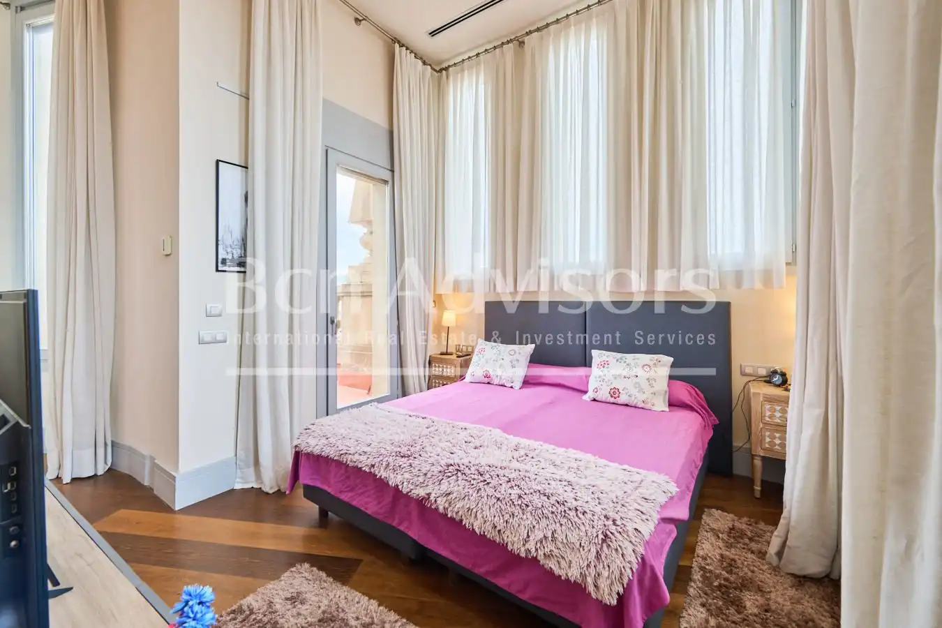 Bedroom of Attic for sale in Barcelona  with Air Conditioner, Heating and Parquet flooring