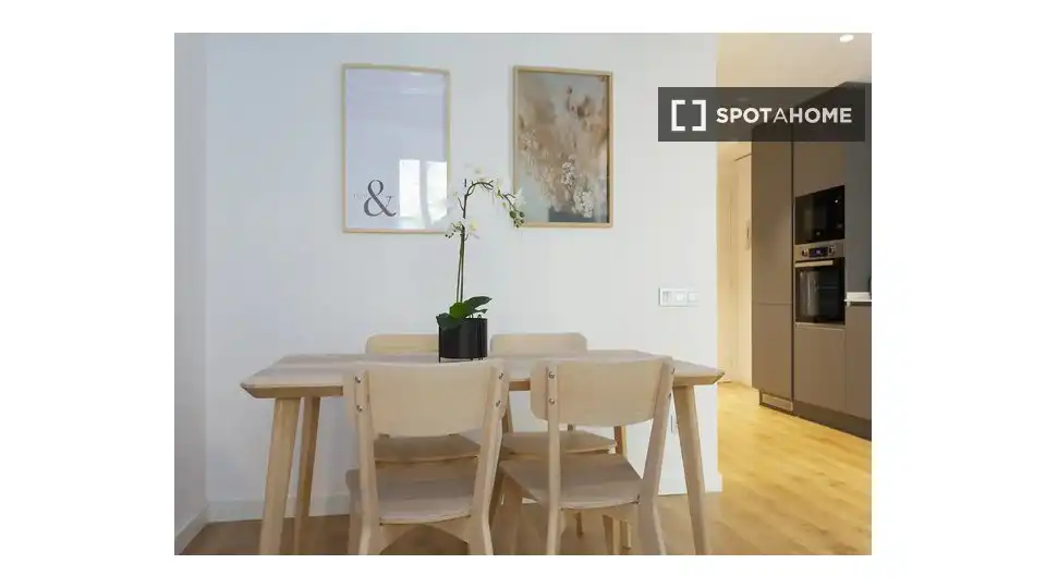 Flat with terrace to rent in Ciutat Vella, imagen 5