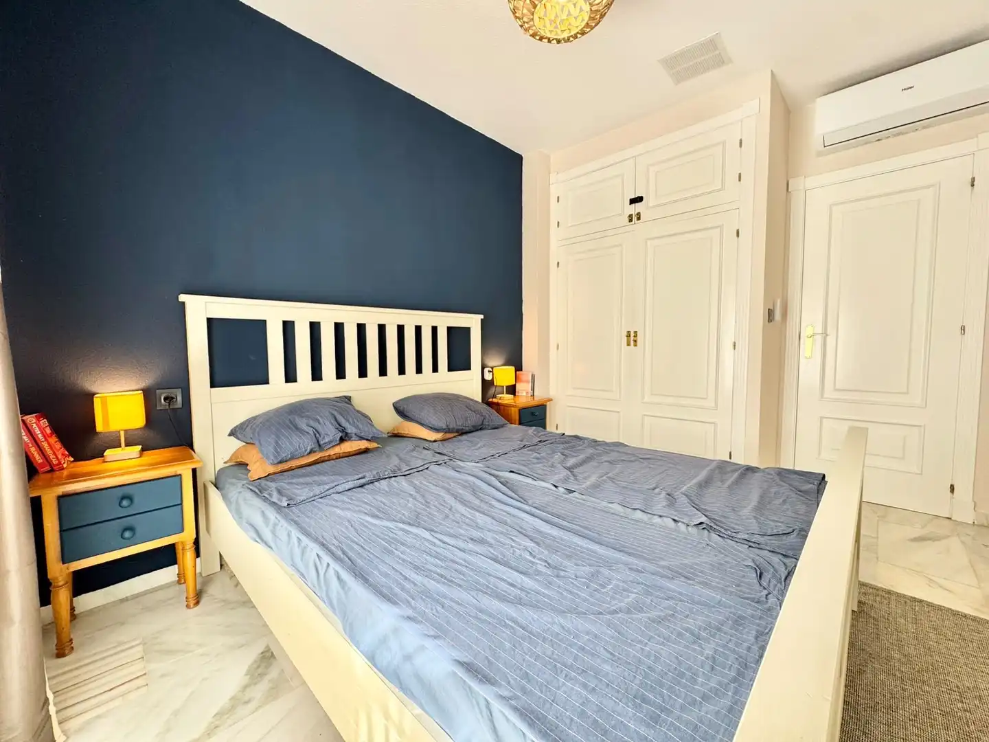 Habitación de Piso de alquiler en Torrevieja con Aire acondicionado, Calefacción y Amueblado