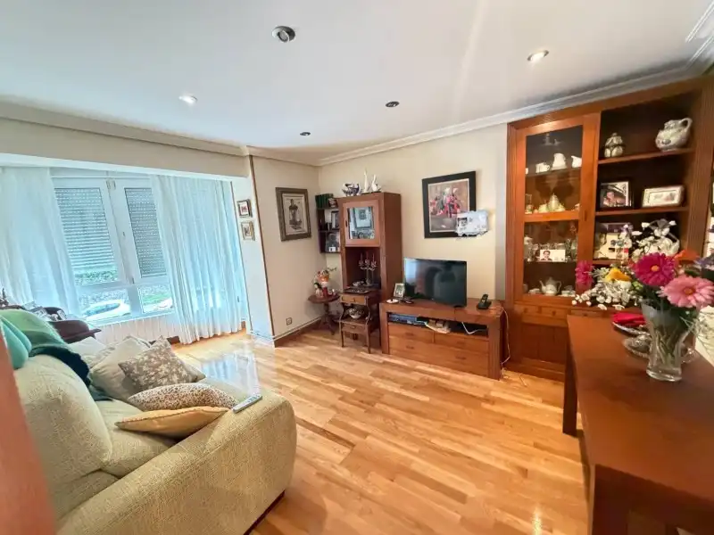 Living room of Flat for sale in Santander  with Heating, Private garden and Parquet flooring