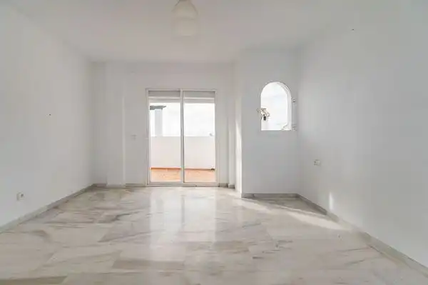 Dúplex amb piscina en venda a Calle Jose Orbaneja De Calahonda, imagen 7