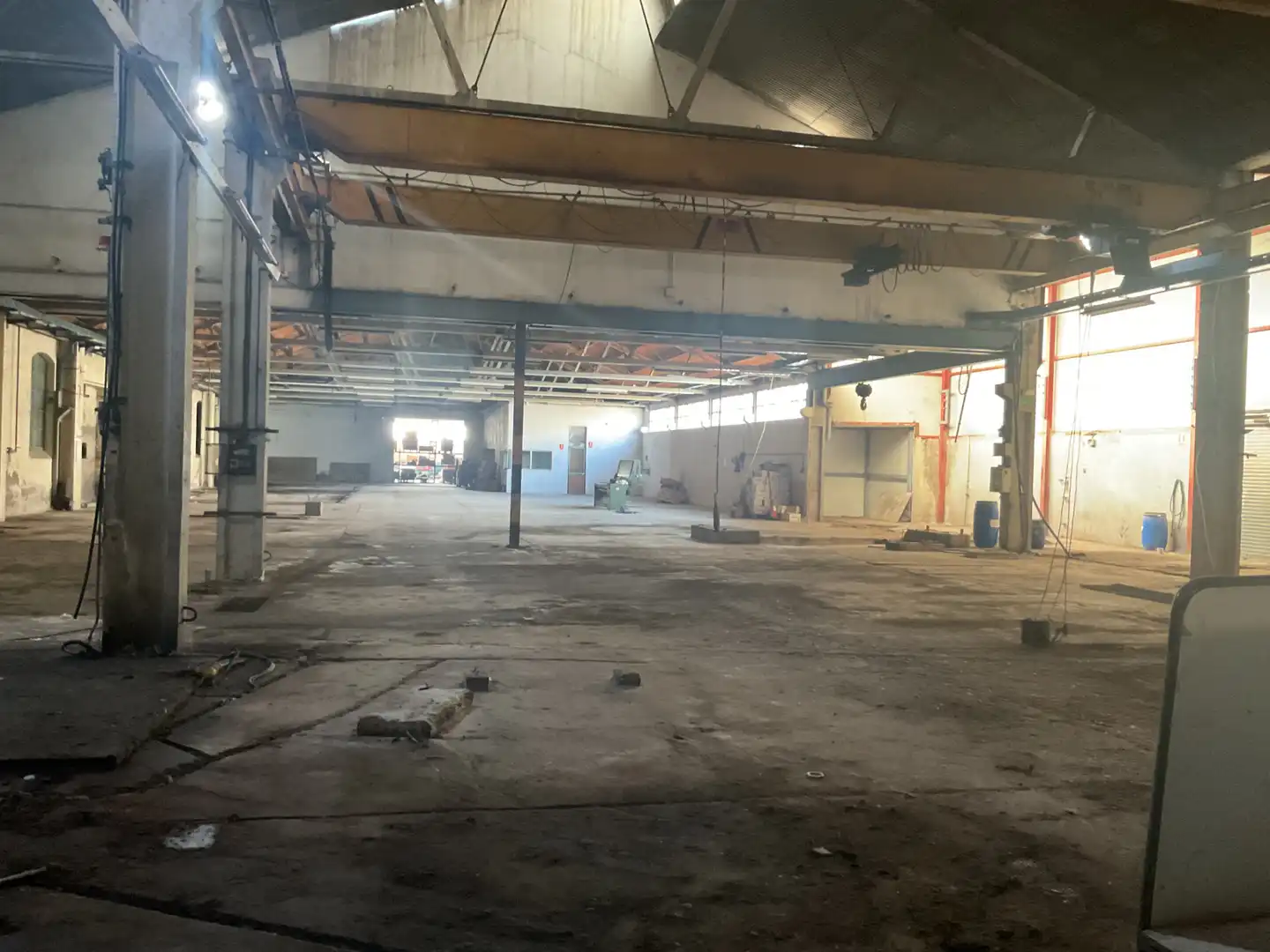 Fabrikhallen zum Verkauf in Avinyó