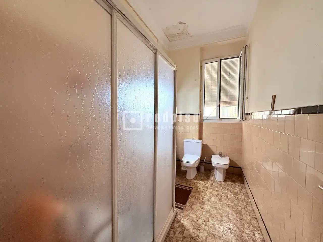 Baño de Piso de alquiler en Valencia con Aire acondicionado, Calefacción y Amueblado
