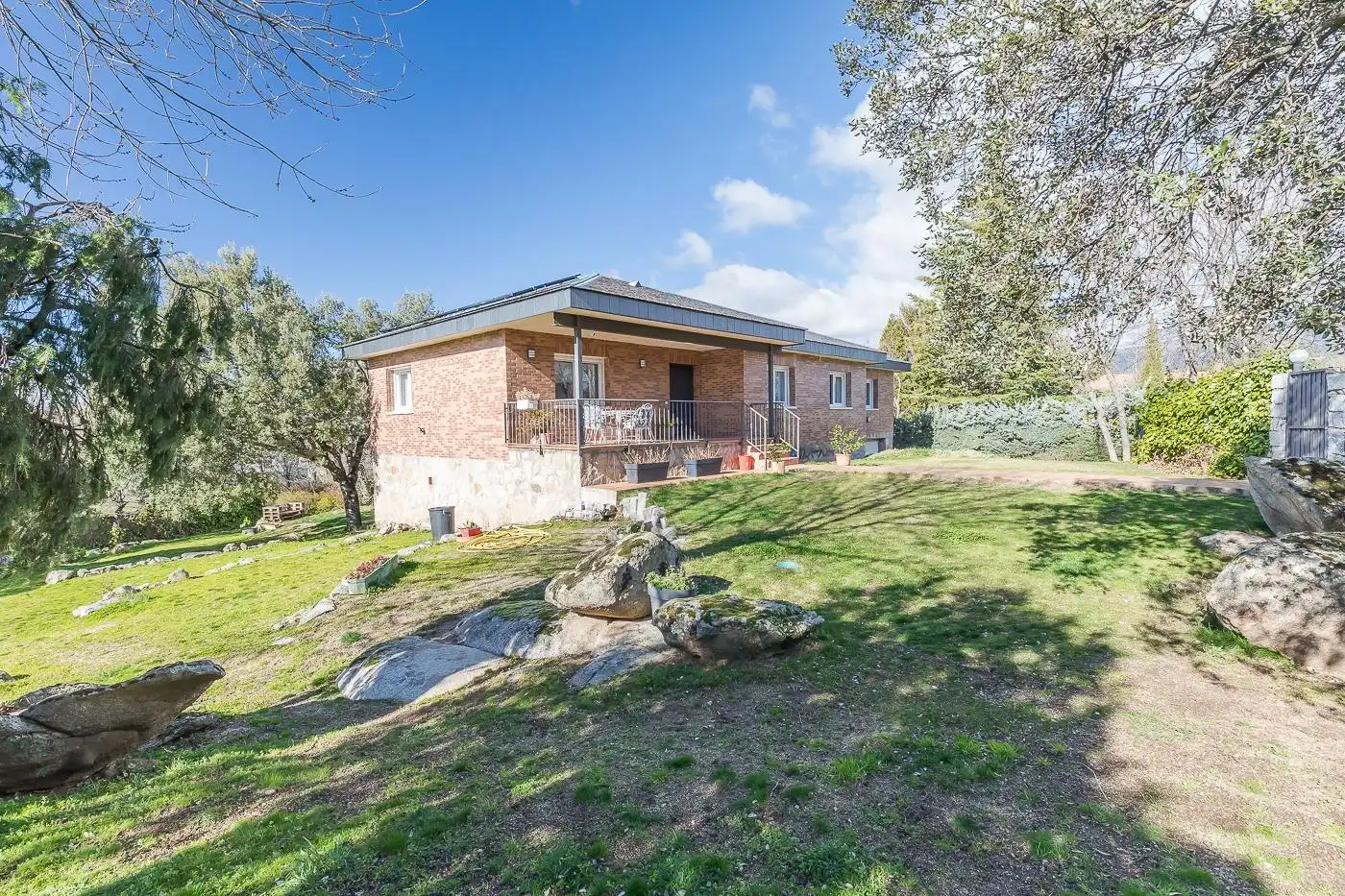 Vista exterior de Casa o chalet en venta en El Escorial con Calefacción, Jardín privado y Terraza