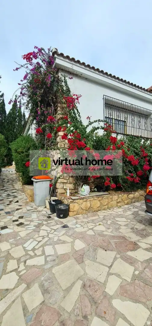 Vista exterior de Casa o xalet en venda en Benidorm amb Traster, Piscina i Moblat