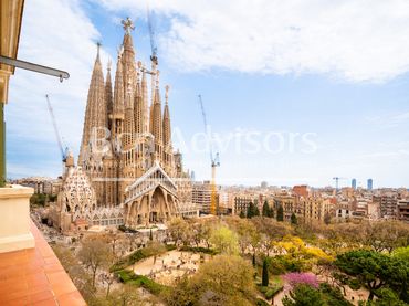 Attico con balcone in vendita a Plaça de la Sagrada Família