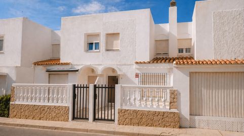 Foto 2 de Casa adosada en venta en Juan Ramon Jimenez, Tarifa ciudad, Tarifa
