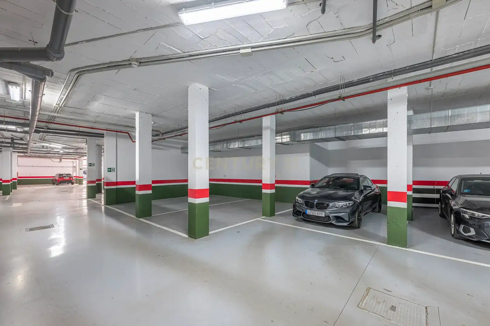 Parking de Apartamento en venta en Marbella con Aire acondicionado, Jardín privado y Trastero