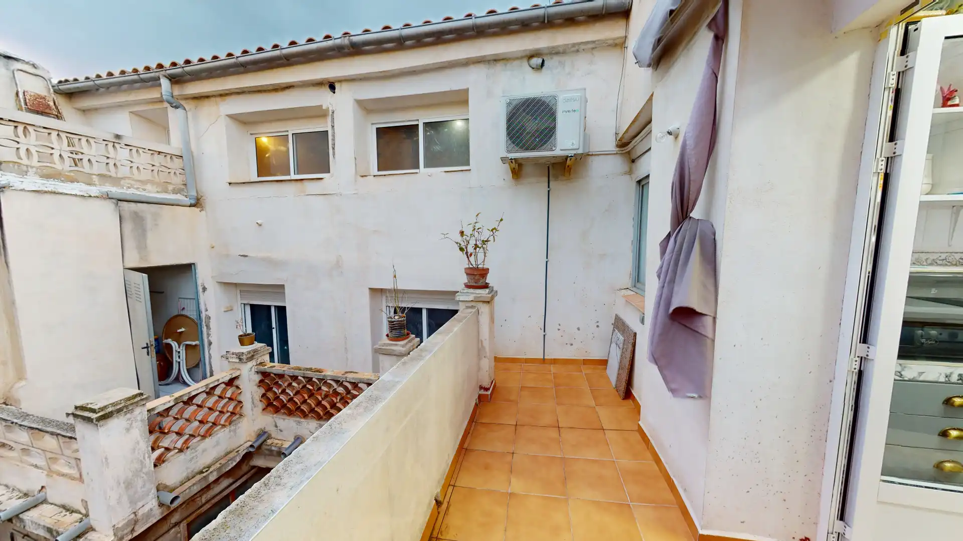 Terrasse von Einfamilien-Reihenhaus zum Verkauf in Onil mit Klimaanlage und Balkon