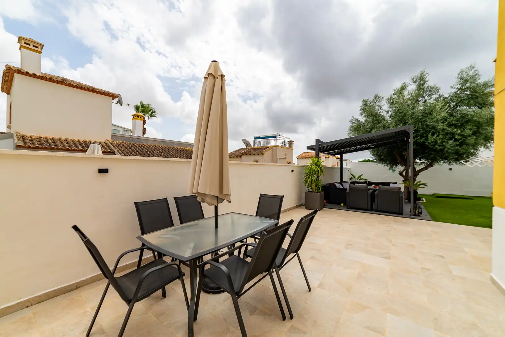 Terrassa de Casa o xalet en venda en San Miguel de Salinas amb Aire condicionat, Jardí privat i Terrassa