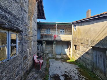 Casa amb balcó en venda a Rúa do Sanguiño