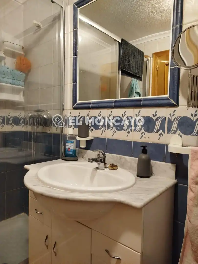 Bathroom of Houses for sale in Guardamar del Segura  with Air Conditioner, Heating and Private garden