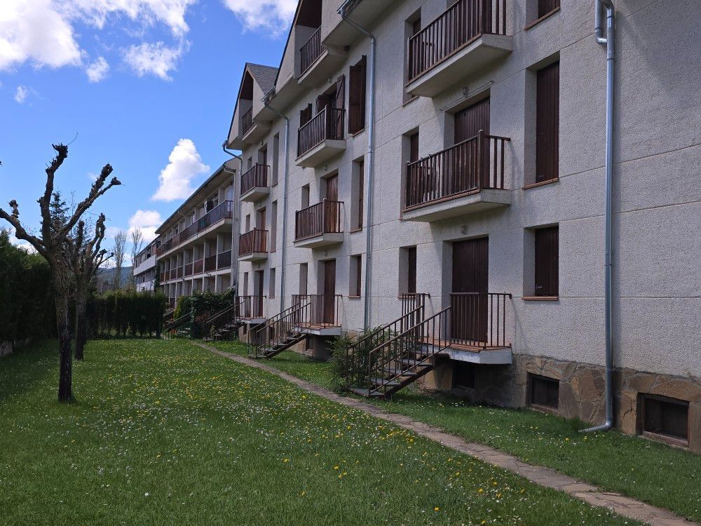 Vista exterior de Àtic en venda en Villanúa amb Terrassa, Traster i Moblat