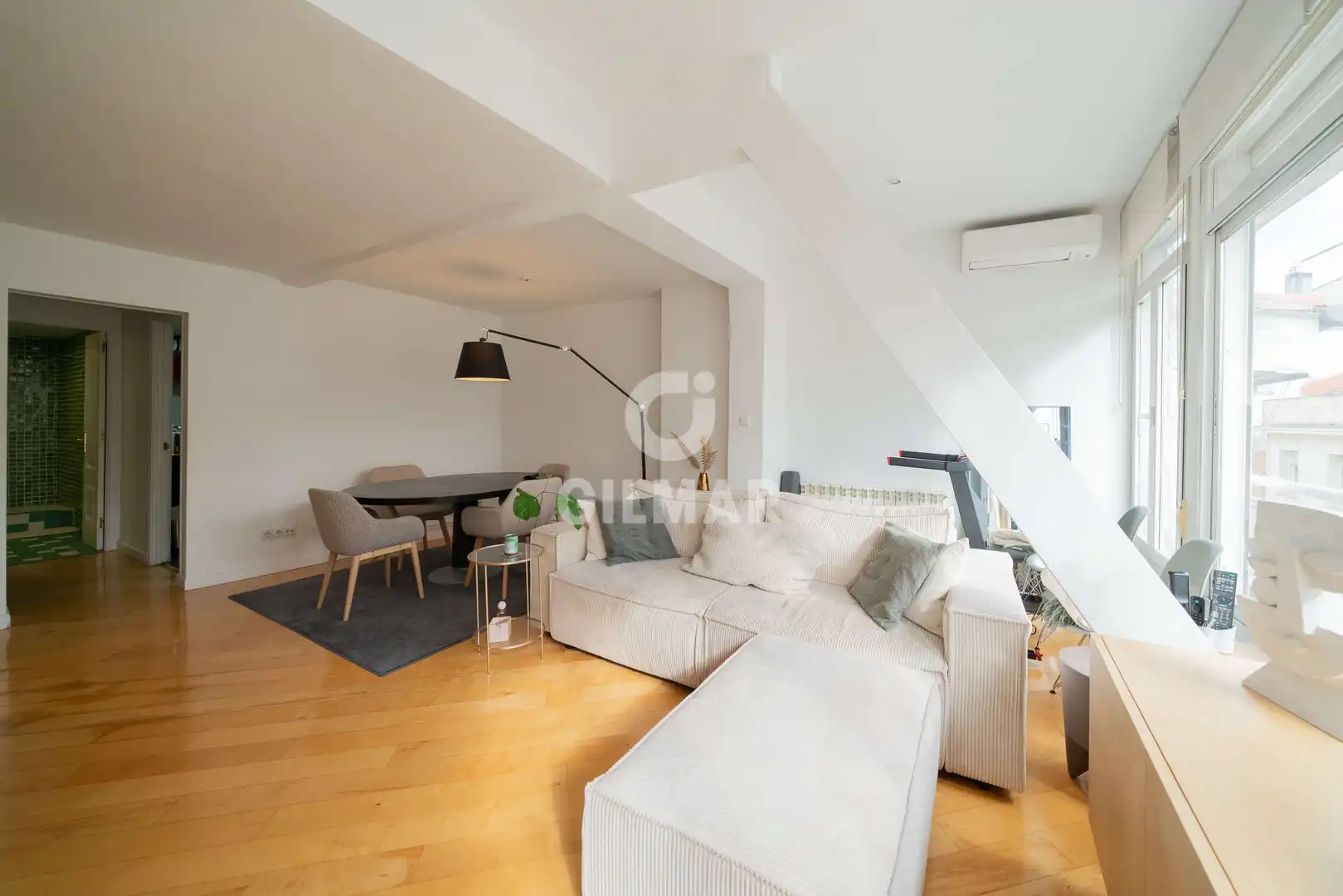 Sala d'estar de Àtic en venda en Madrid amb Calefacció