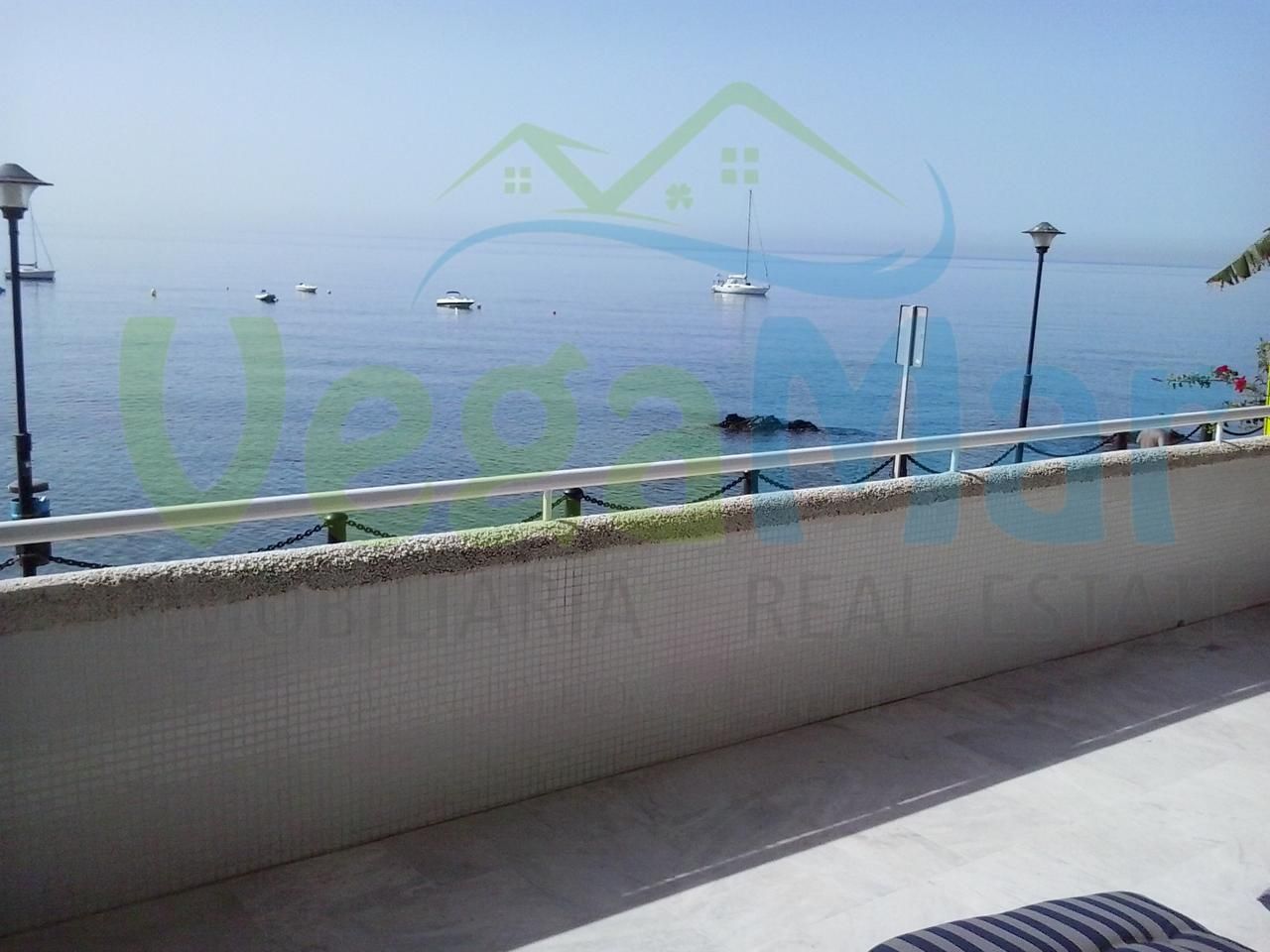 Vista exterior de Pis en venda en Almuñécar amb Aire condicionat i Terrassa