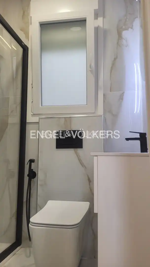 Flat for rent in  Madrid Capital  with Air Conditioner, Heating and Furnished