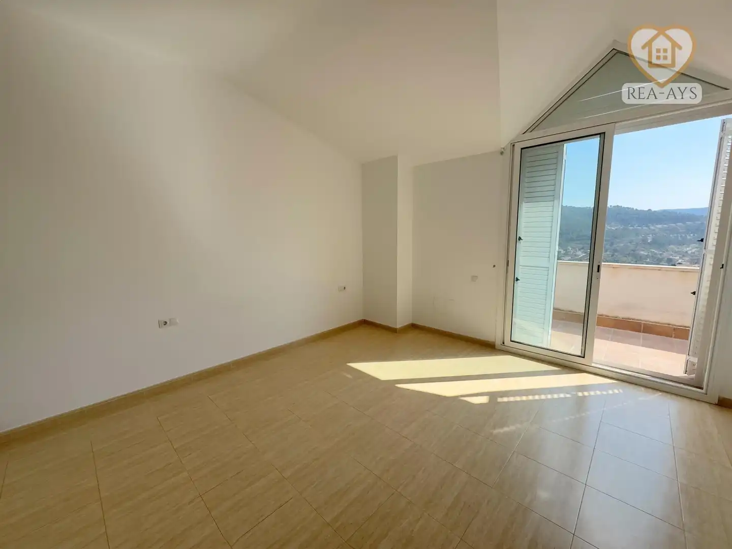 Habitación de Casa o chalet en venta en Vallirana con Aire acondicionado, Calefacción y Jardín privado