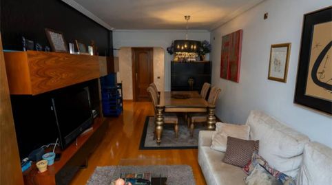 Foto 3 de Piso en venta en Calle Nueve de Mayo, Salesas - Foncalada - Campoamor, Oviedo