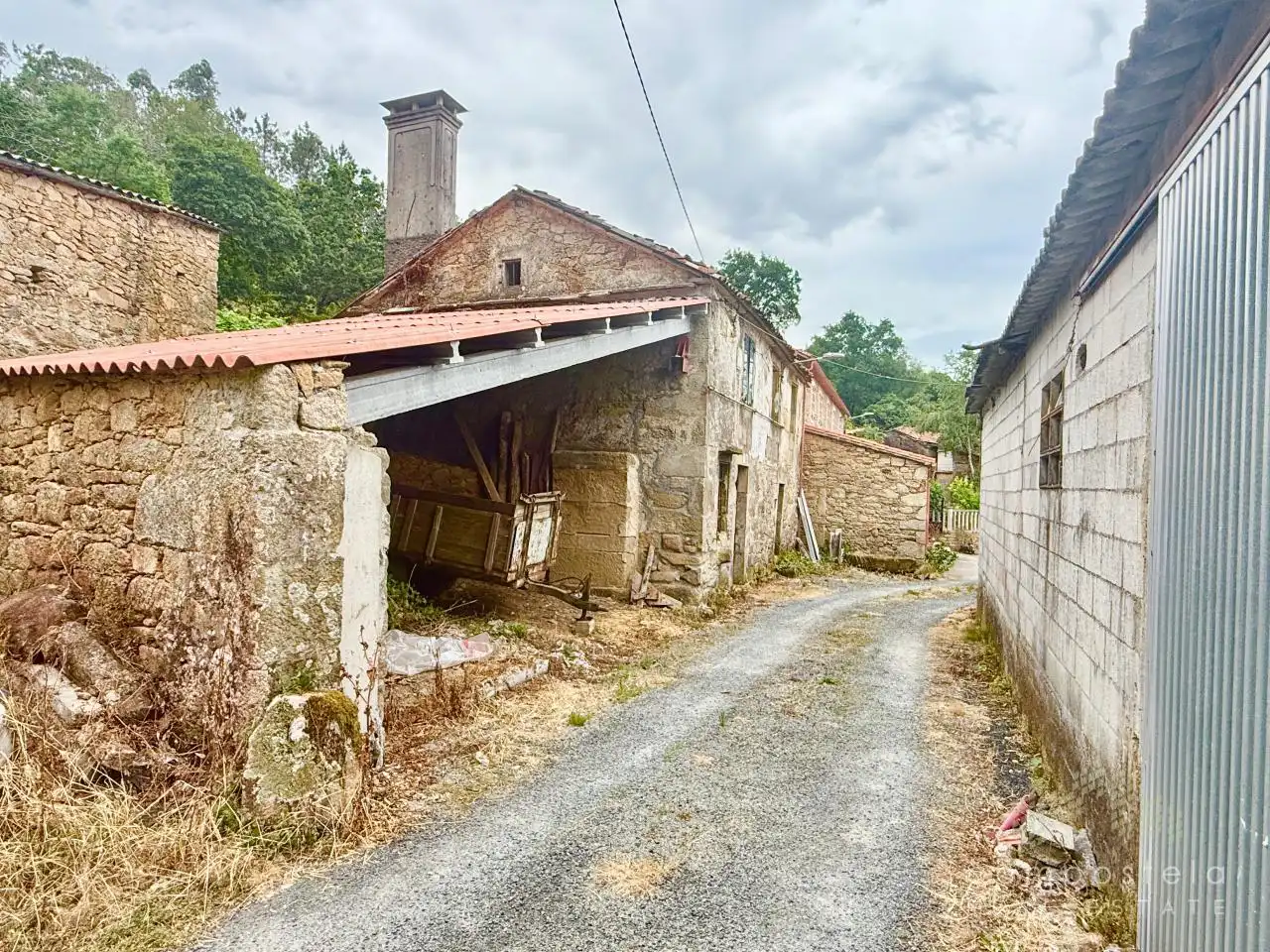 Vista exterior de Casa o xalet en venda en Santiago de Compostela  amb Jardí privat i Traster
