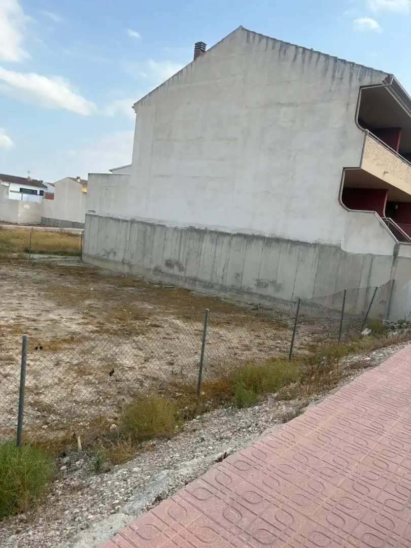 Wohnbaugrundstück zum Verkauf in Calle Diego Martínez Peñalver 16, imagen 2