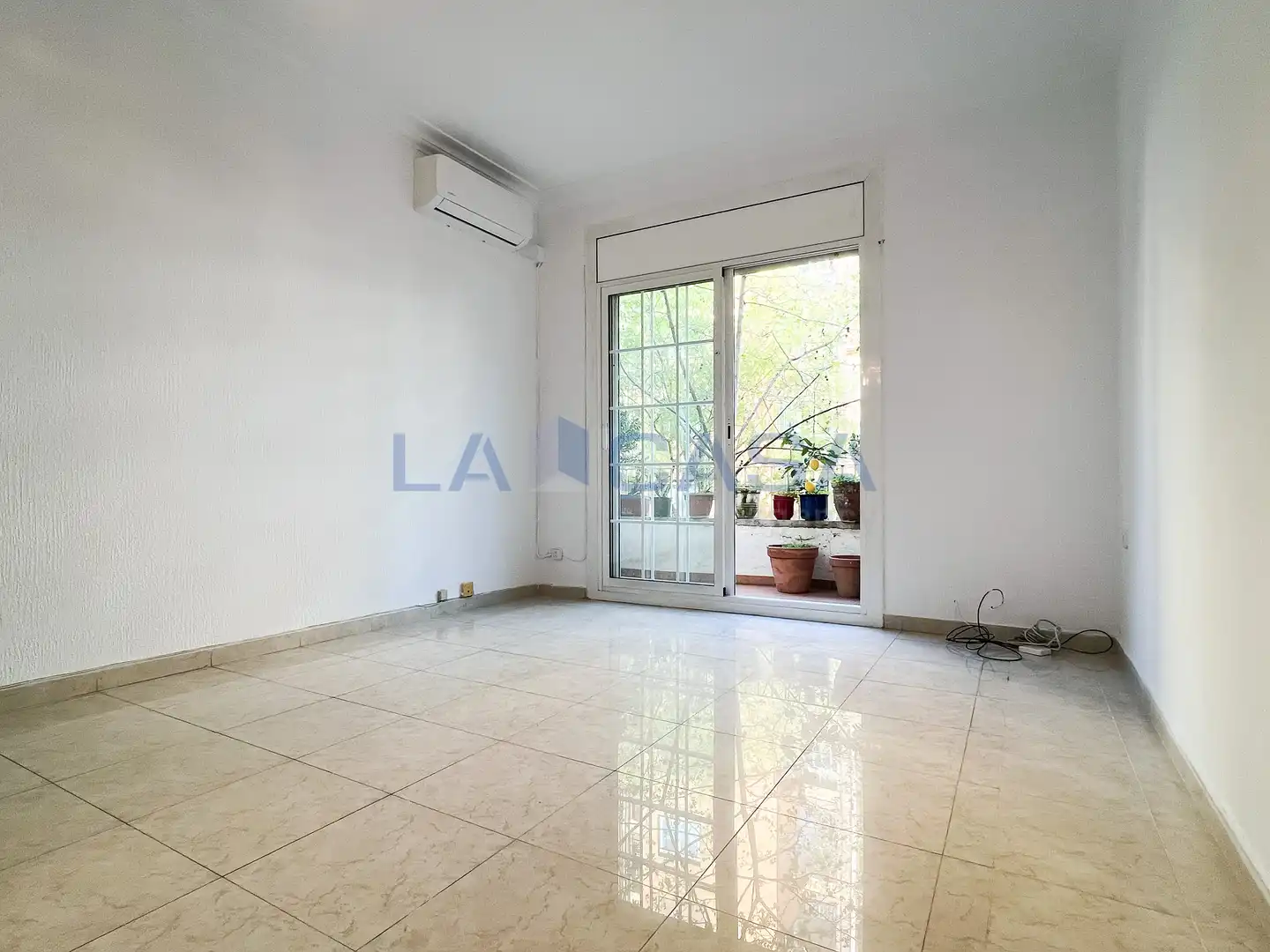 Jardín de Piso en venta en  Barcelona Capital con Balcón