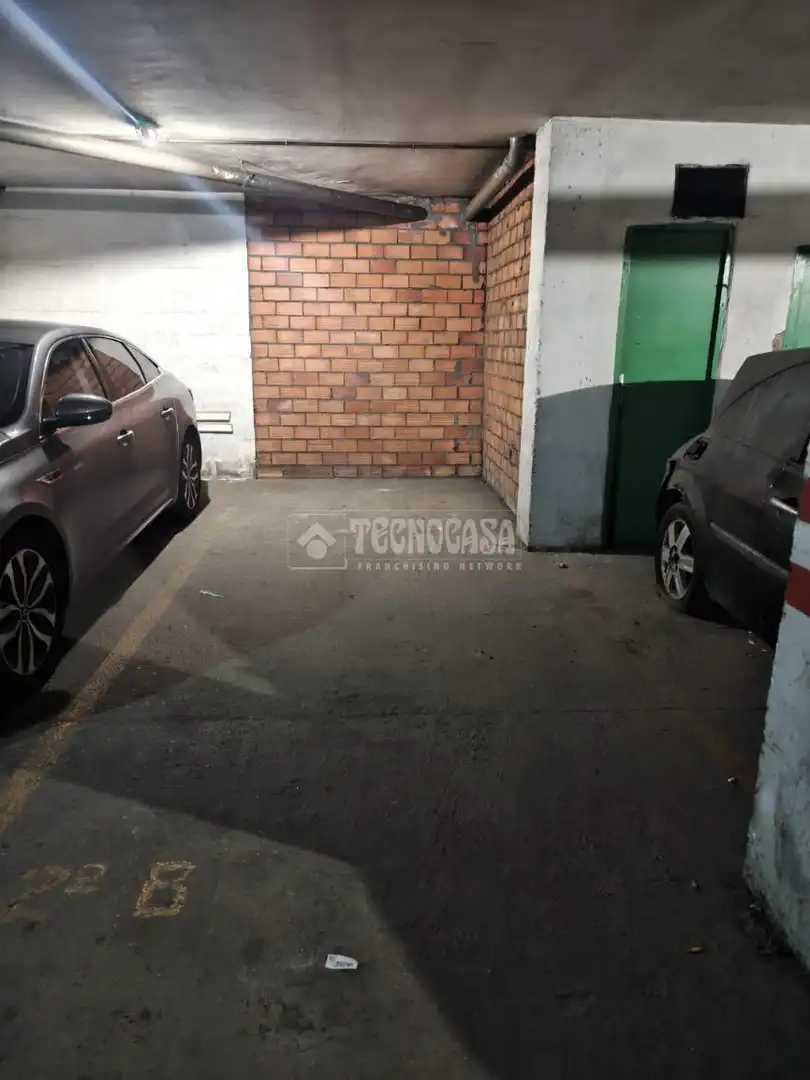 Parking de Piso en venta en La Bañeza  con Calefacción, Terraza y Trastero
